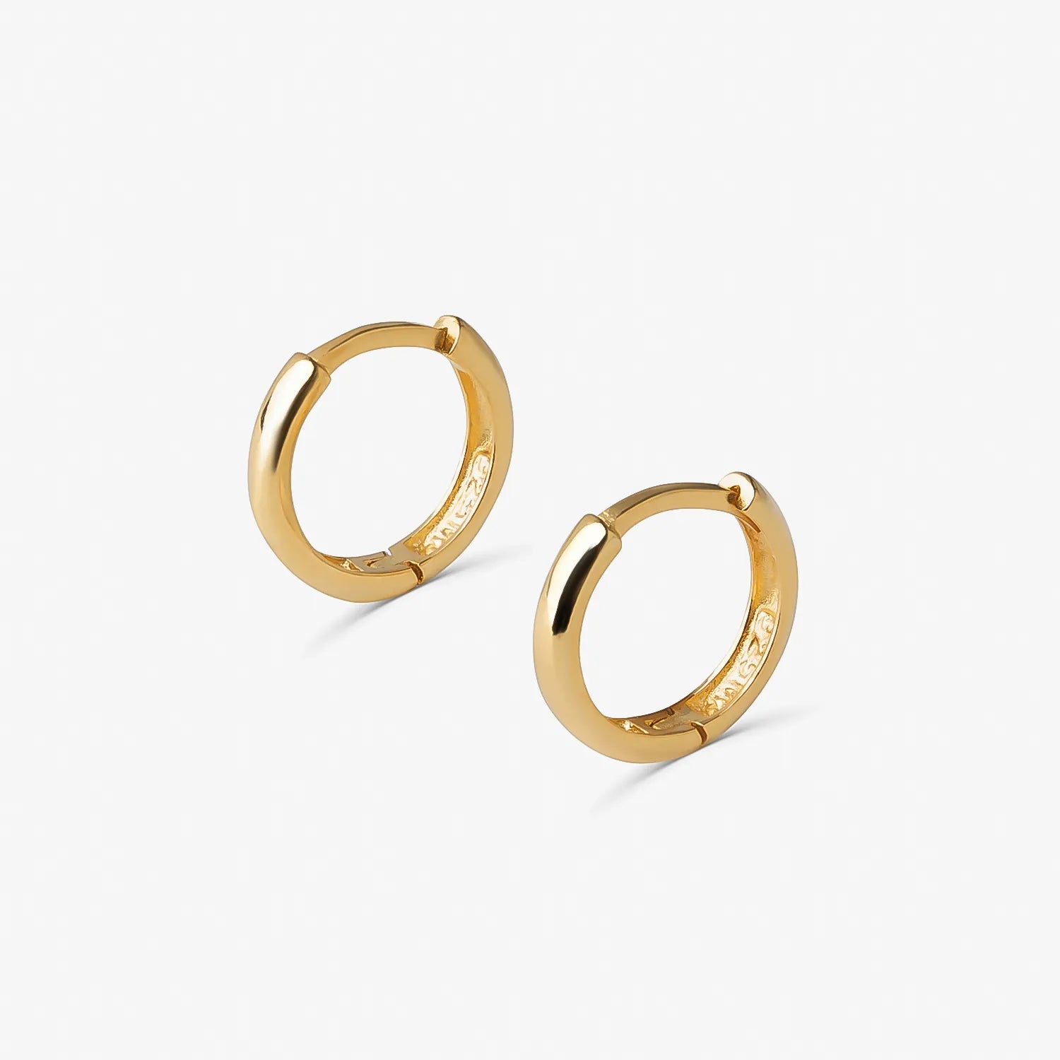 Argola Brinco Fio Redondo 12mm em Prata com Banho de Ouro Amarelo 18k